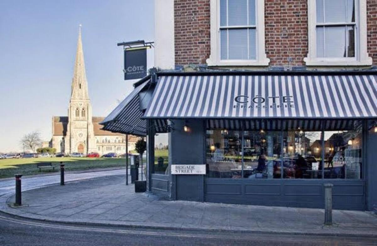Elegant & Spacious Parkside 2-bedroom 2-bathroom Flat In Period Building On Blackheath Common - Private Entrance, Great Greenwich Location, Easy For O2 Arena And City! Londra