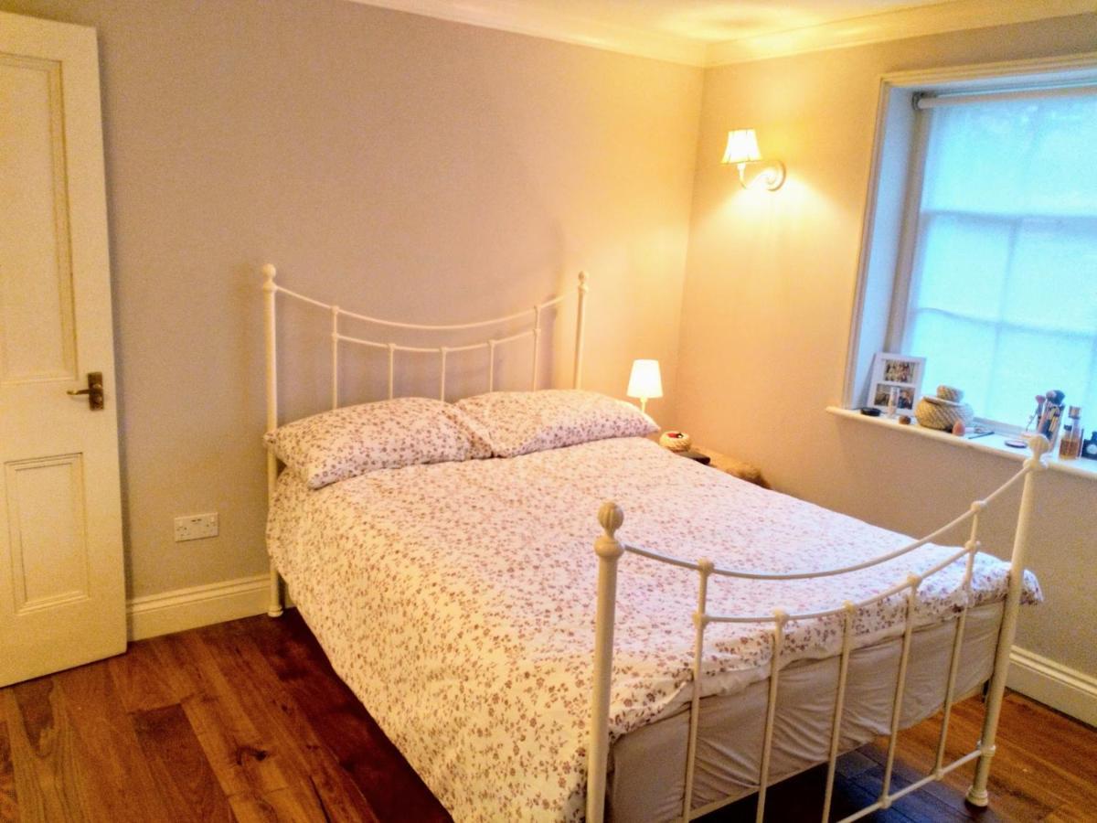 Elegant & Spacious Parkside 2-bedroom 2-bathroom Flat In Period Building On Blackheath Common - Private Entrance, Great Greenwich Location, Easy For O2 Arena And City! Appartamento