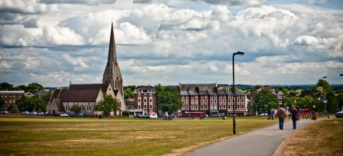 Elegant & Spacious Parkside 2-bedroom 2-bathroom Flat In Period Building On Blackheath Common - Private Entrance, Great Greenwich Location, Easy For O2 Arena And City! Appartamento